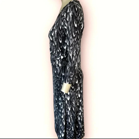 Talbots V Neck Stretchy Knit Faux Wrap Sheath Dress Ruched Size M Abstract Gray - Picture 9 of 16